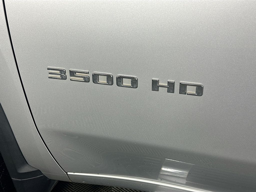 ChevroletSilverado 3500HD28