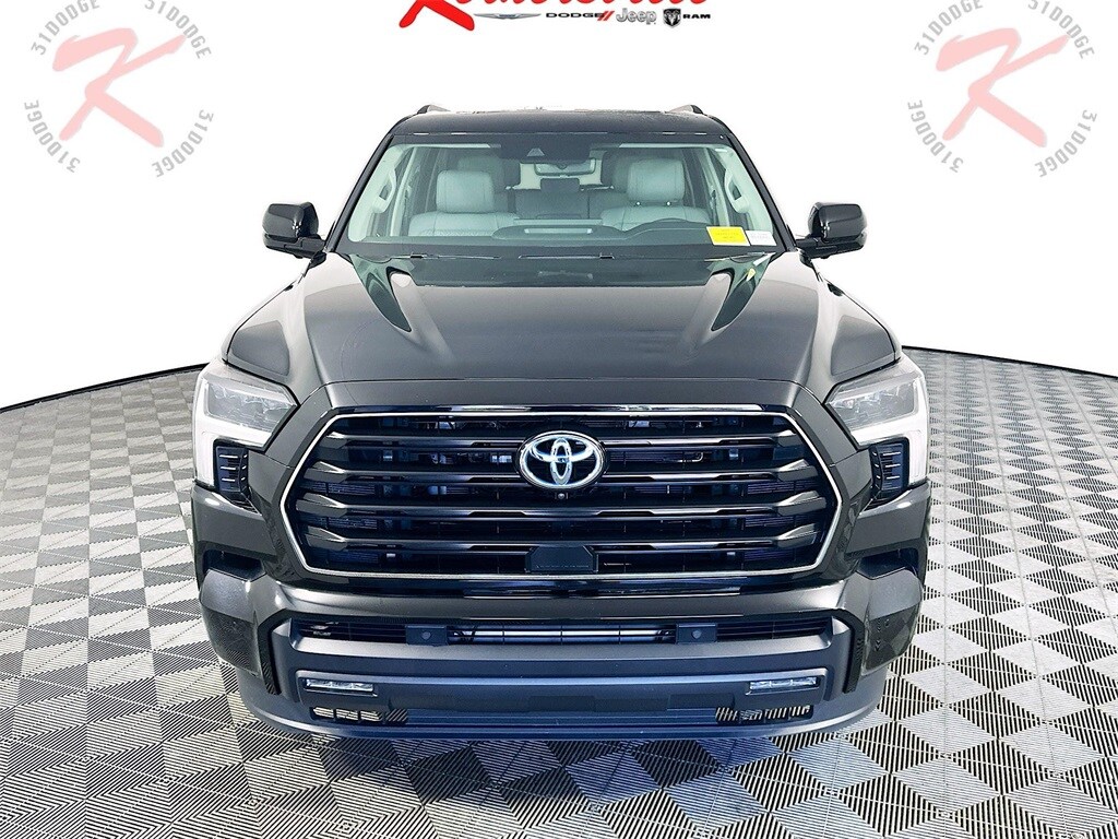 2024 Toyota Sequoia SR5 photo 2