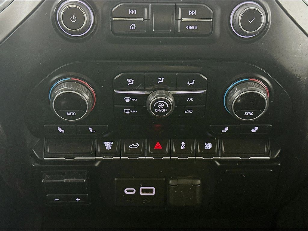 ChevroletSilverado 3500HD18