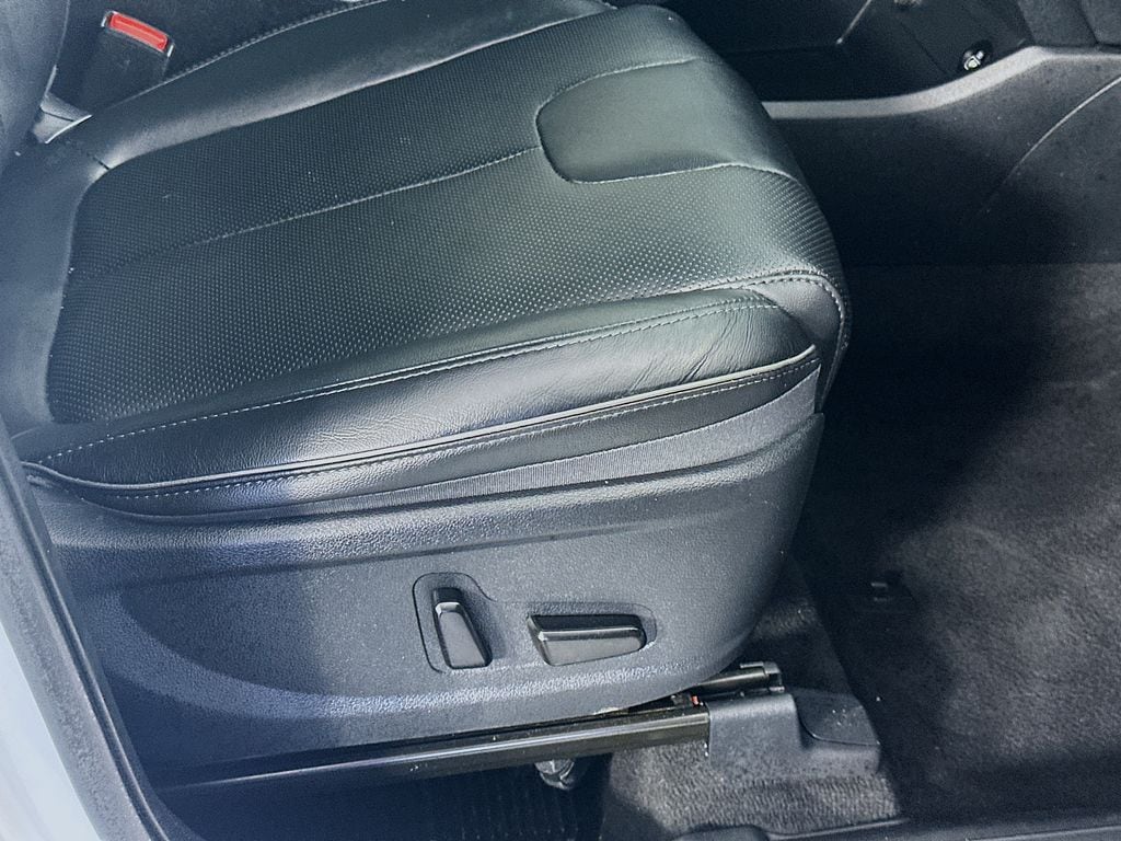 HyundaiSanta Fe23