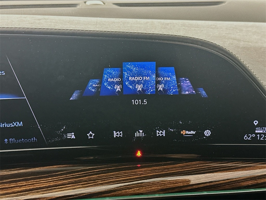 CadillacEscalade ESV17