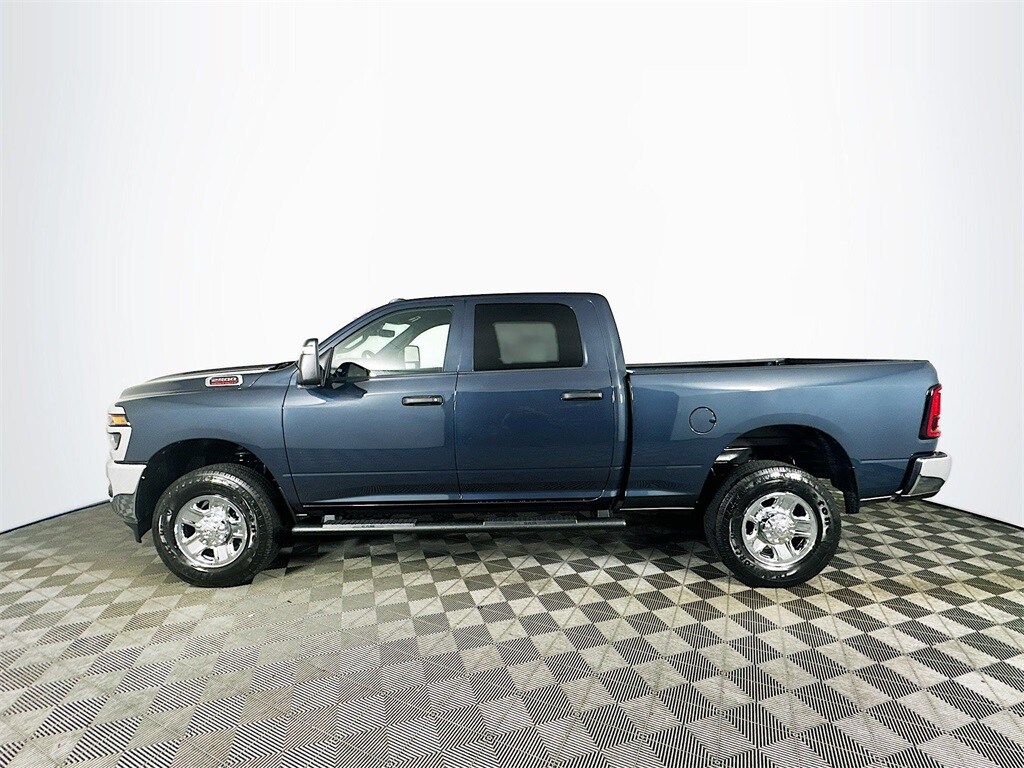 2025 Ram 2500 Tradesman photo 4
