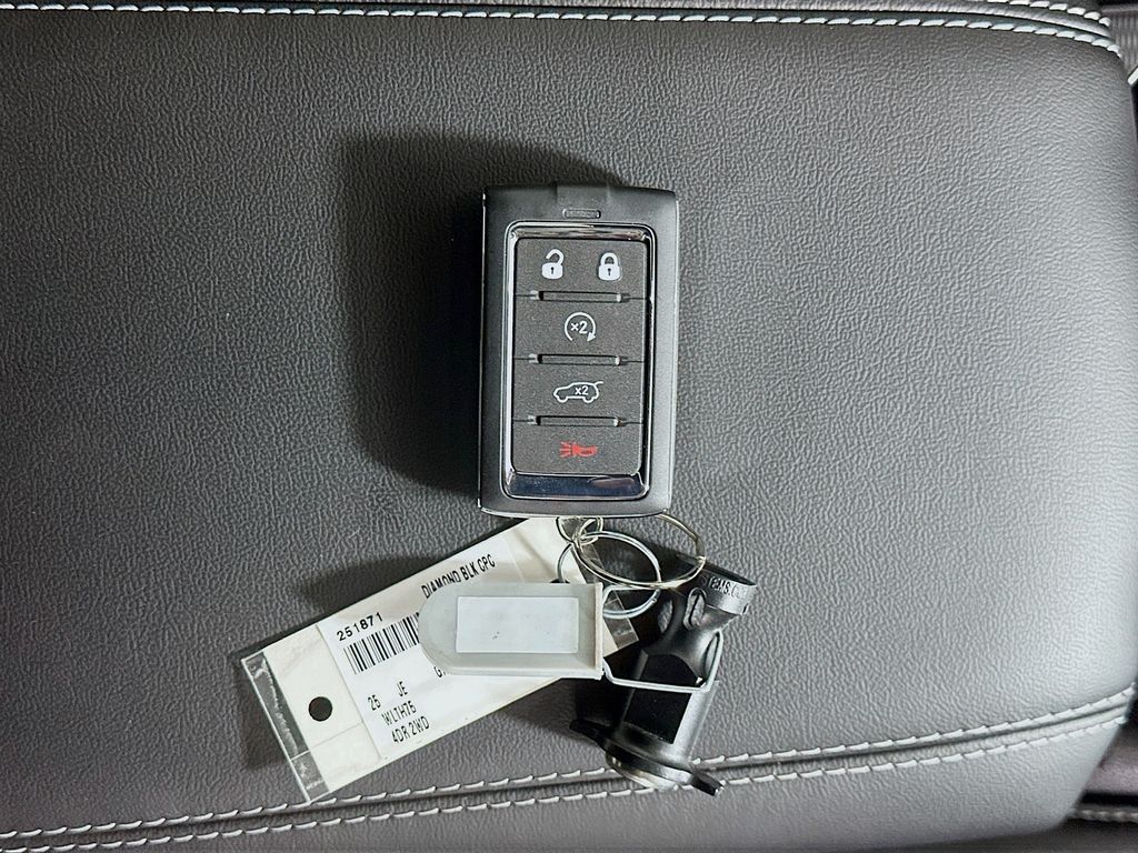 JeepGrand Cherokee L20