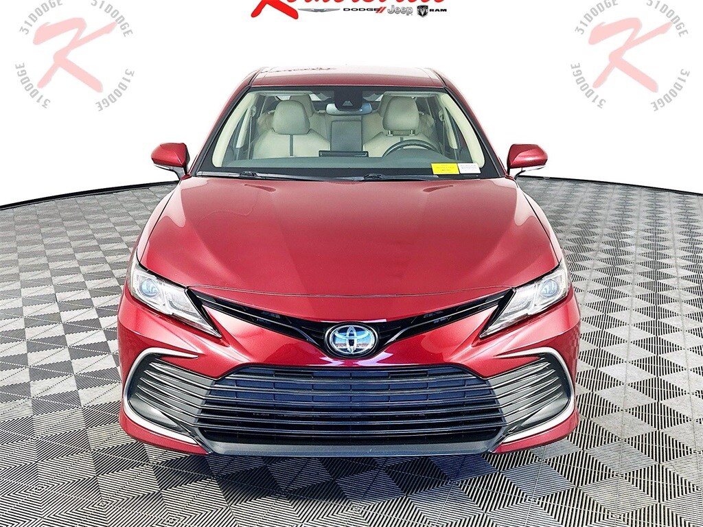 2021 Toyota Camry LE photo 2