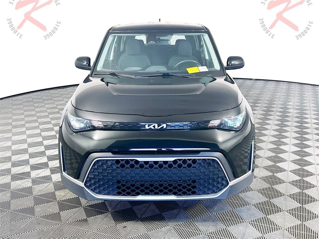 2024 Kia Soul LX photo 2