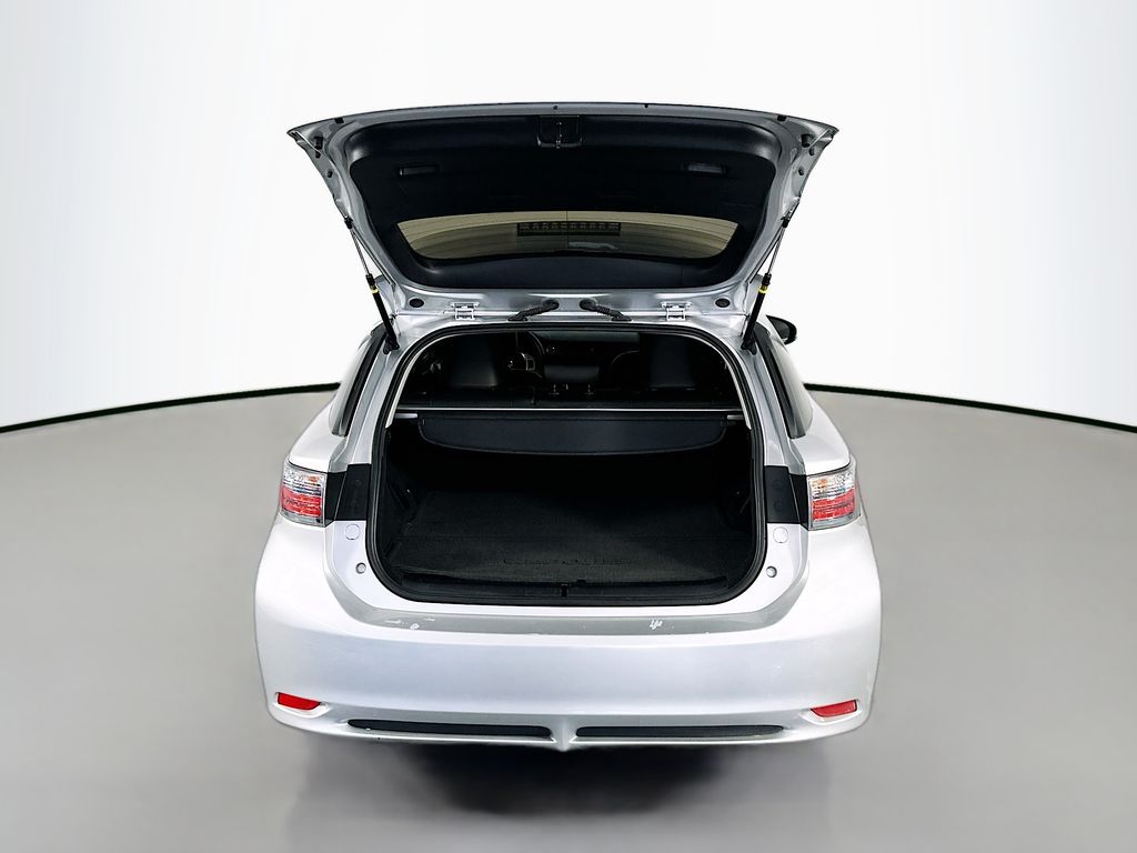 LexusCT29