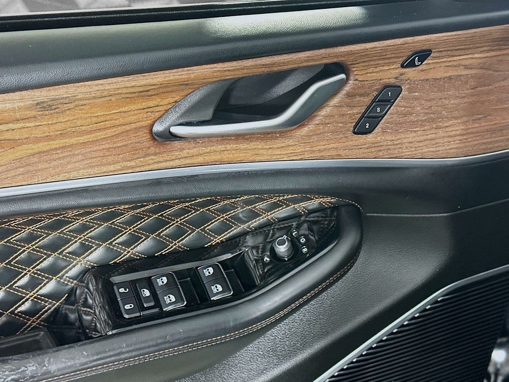 JeepGrand Cherokee24