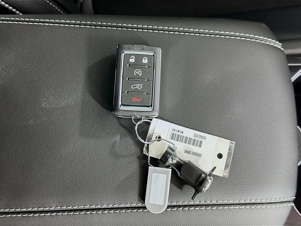 JeepGrand Cherokee20