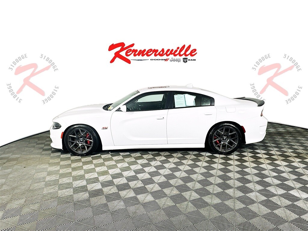 2017 Dodge Charger R/T Scat Pack photo 2
