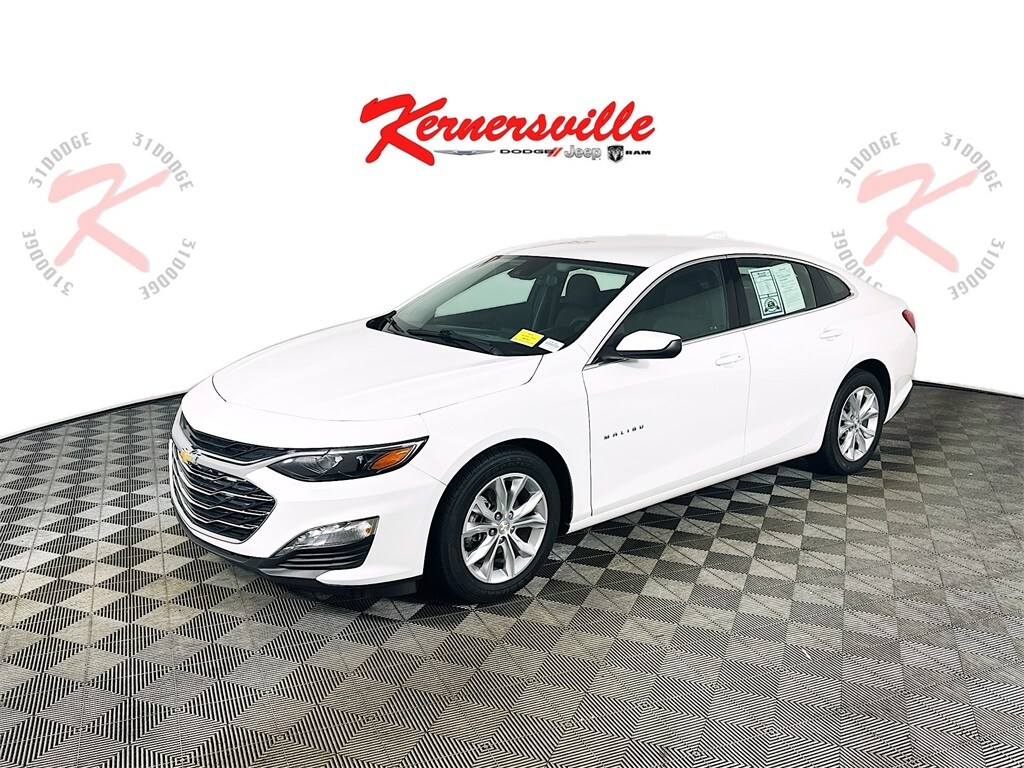 2023 Chevrolet Malibu 1LT photo 2