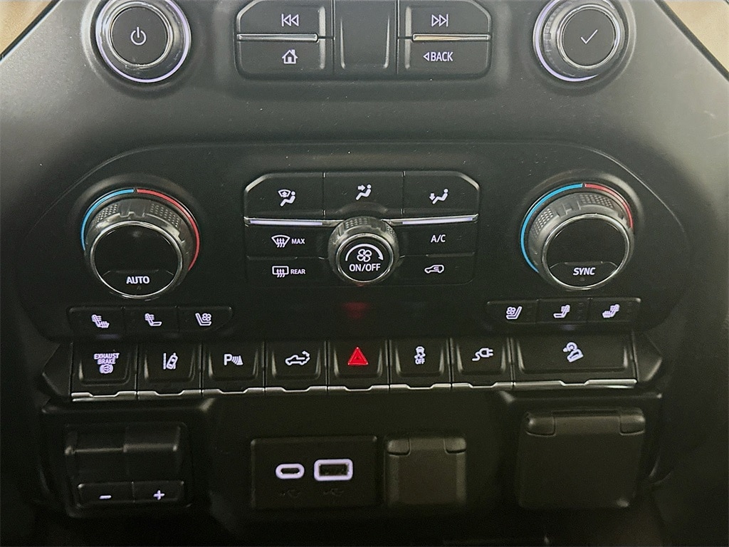 ChevroletSilverado 2500HD18