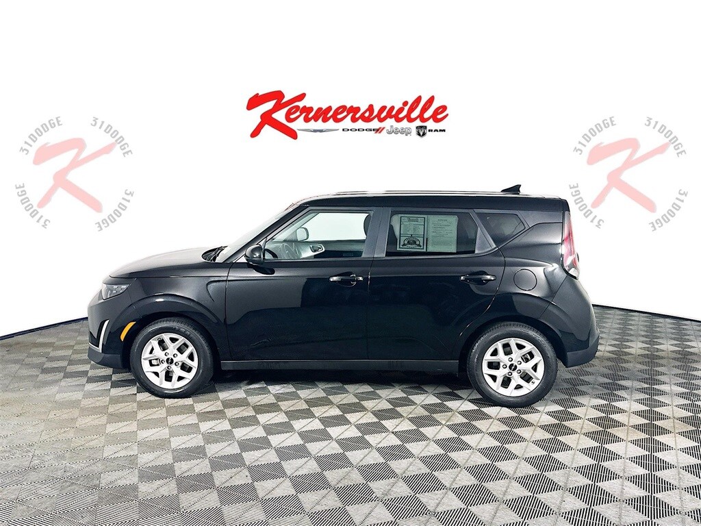 2024 Kia Soul LX photo 4