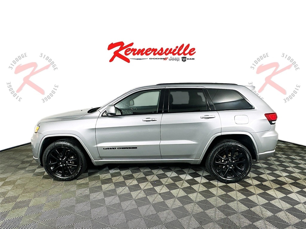 Used 2017 Jeep Grand Cherokee Laredo SUV
