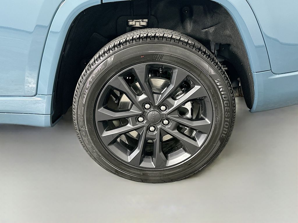 JeepGrand Cherokee L17