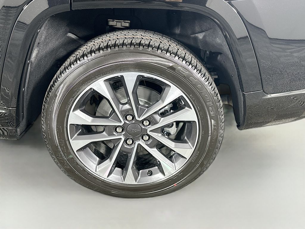 JeepGrand Cherokee L17