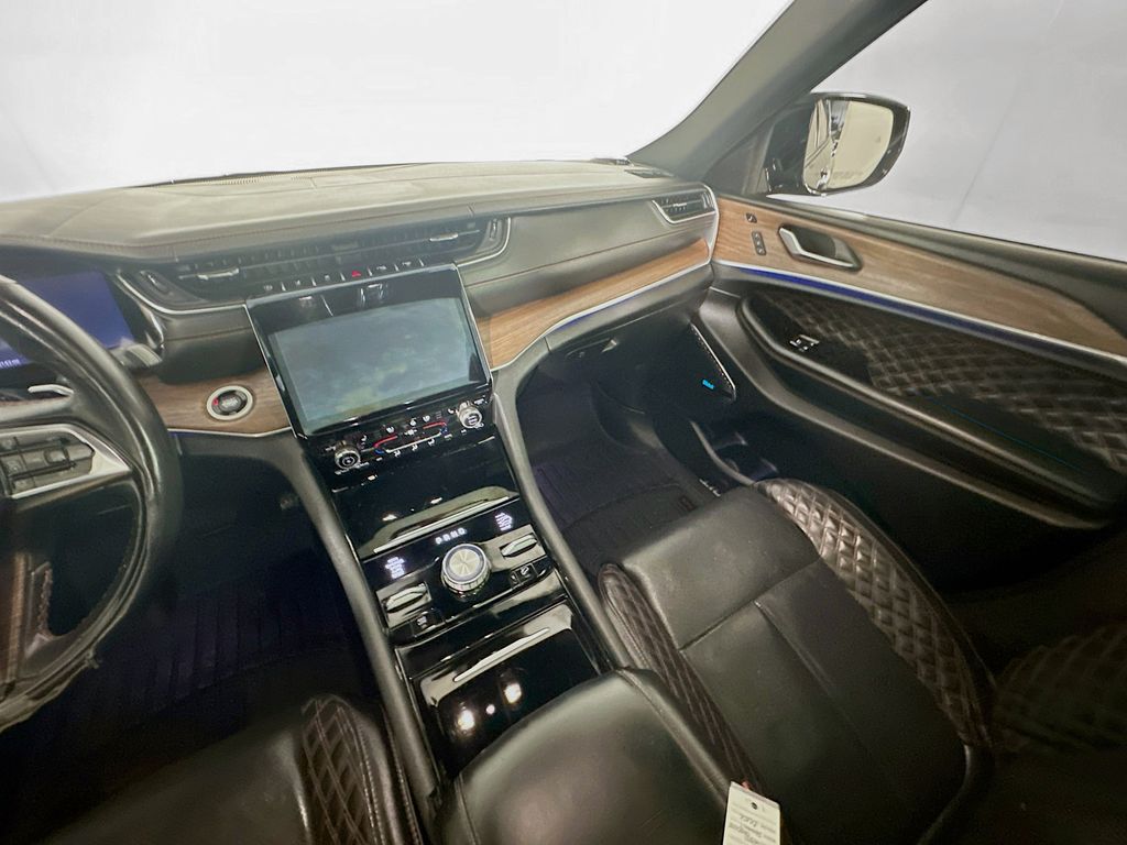 JeepGrand Cherokee11