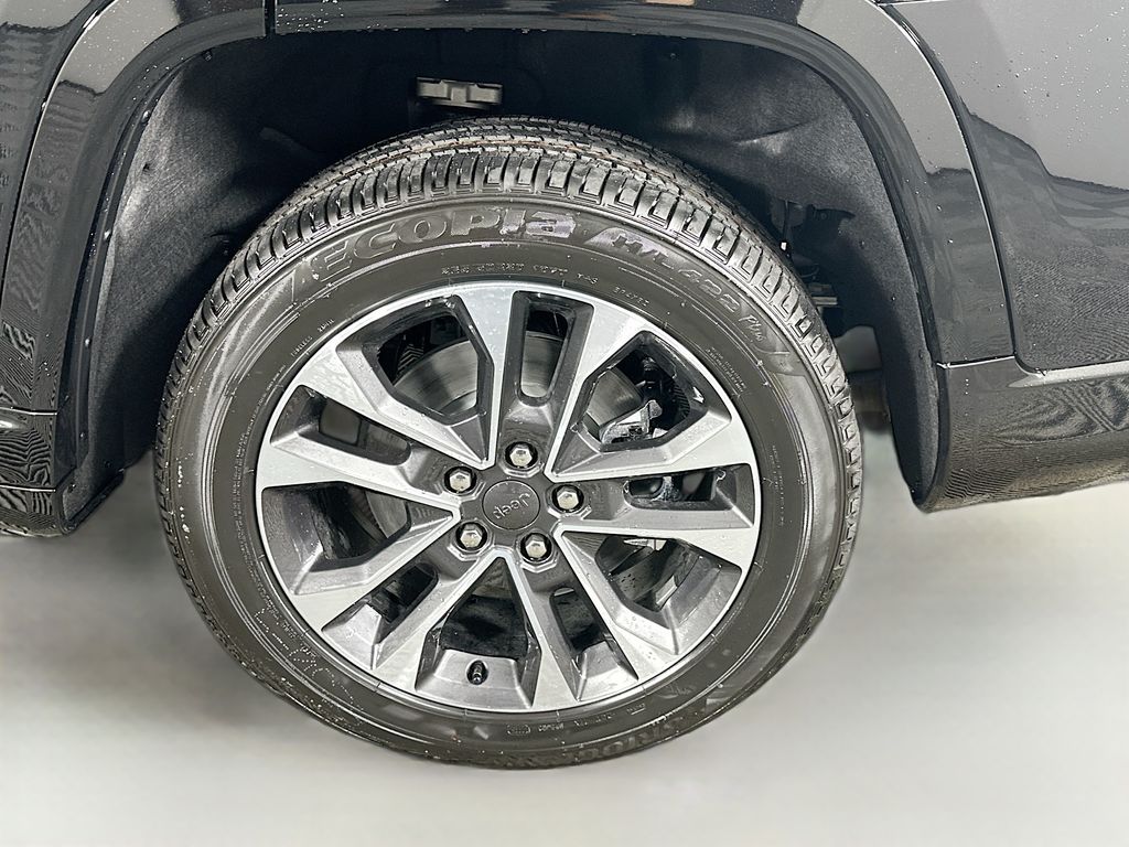 JeepGrand Cherokee L17