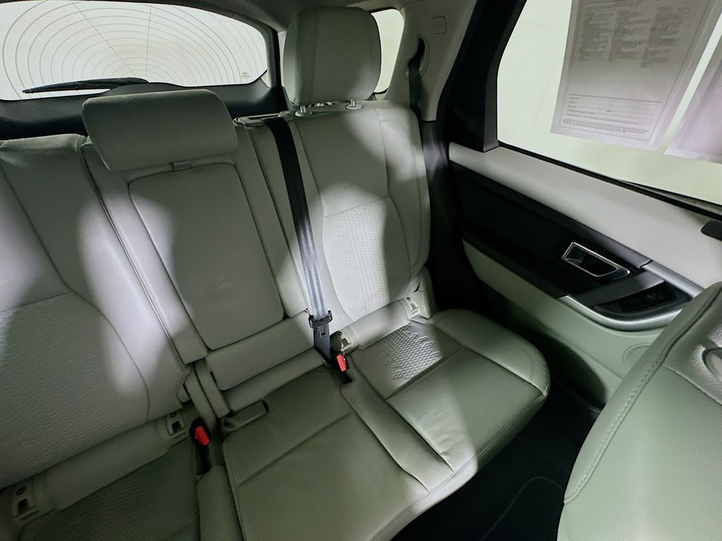Land RoverDiscovery Sport14