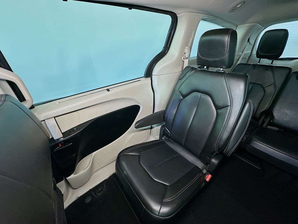 ChryslerPacifica12