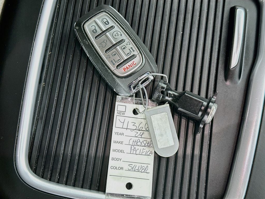 ChryslerPacifica33