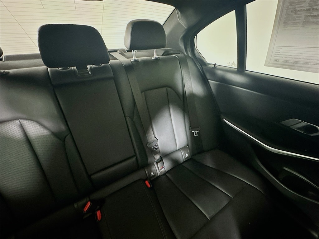 BMW3 Series14