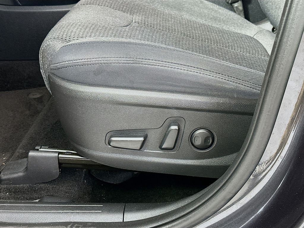 HyundaiSanta Fe22