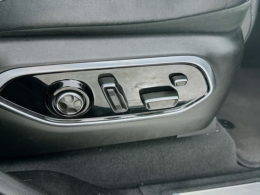 JeepGrand Cherokee23