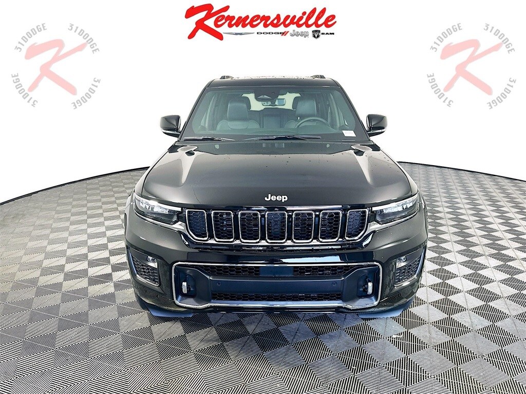 2025 Jeep Grand Cherokee Overland photo 2
