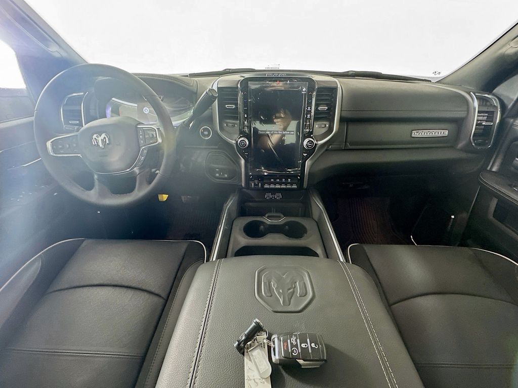 2025 RAM 3500 Laramie - Photo 9
