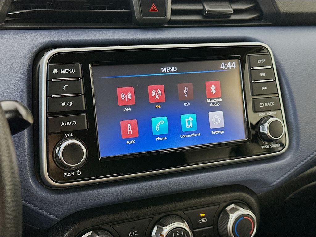 NissanVersa19