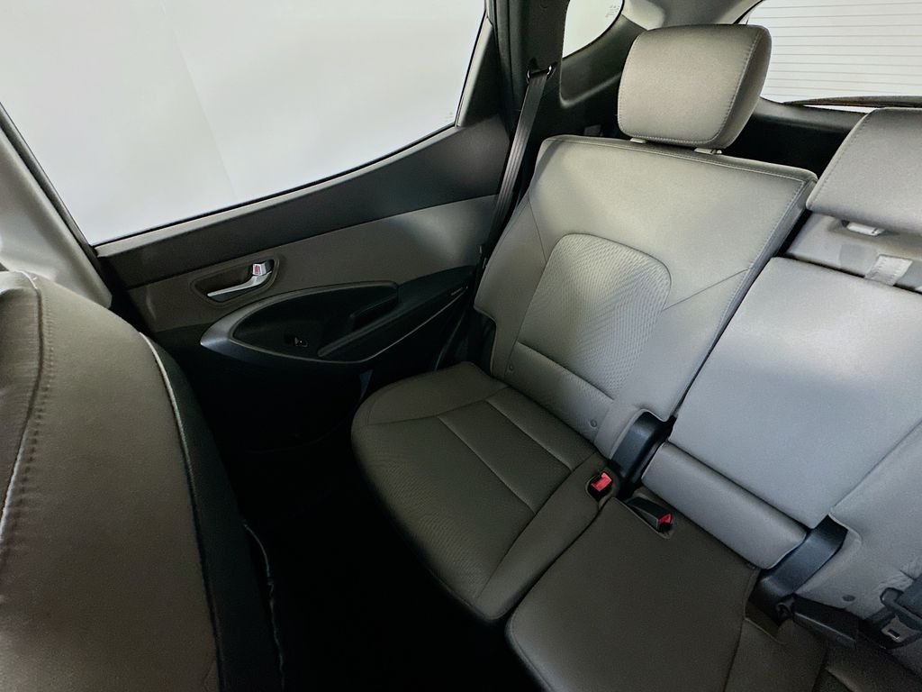HyundaiSanta Fe Sport12