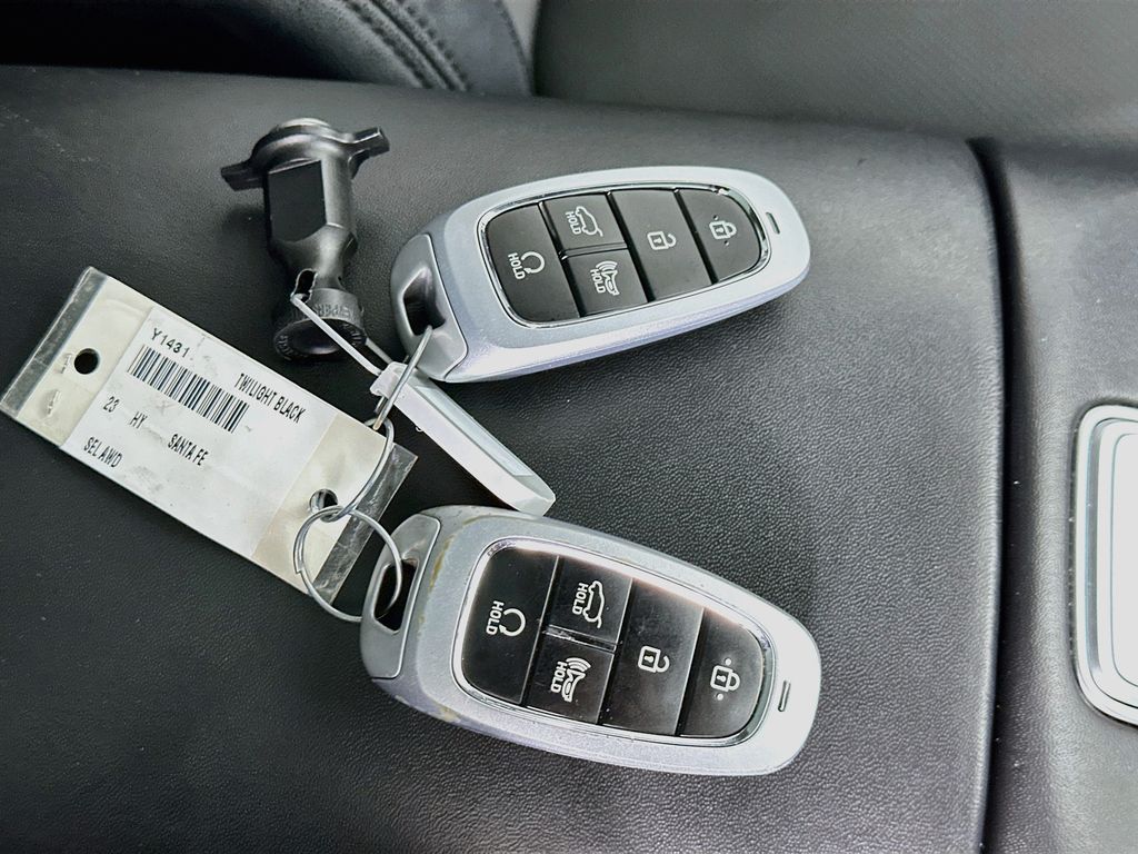 HyundaiSanta Fe36
