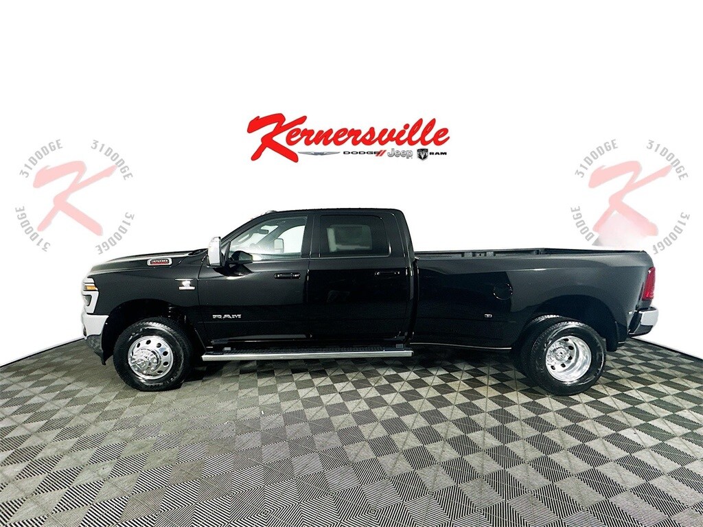2025 Ram 3500 Laramie photo 4