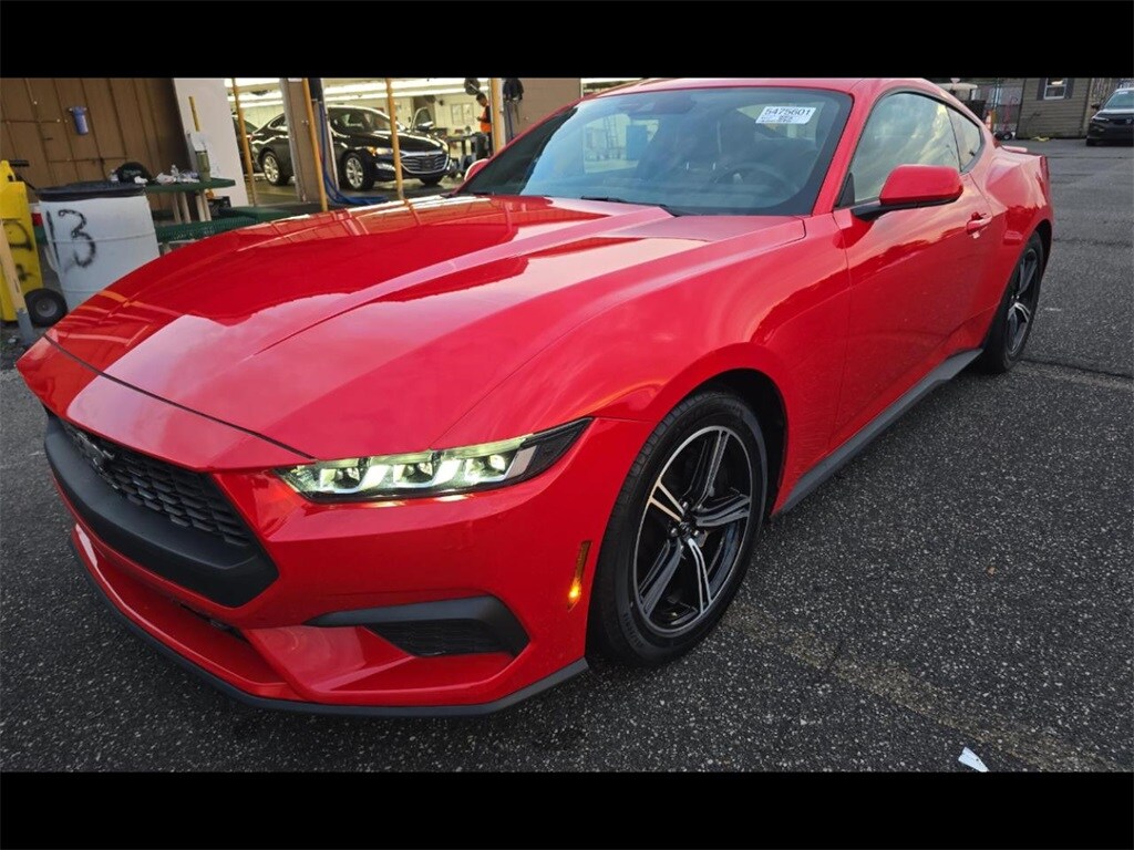 2024 Ford Mustang EcoBoost Premium photo 3