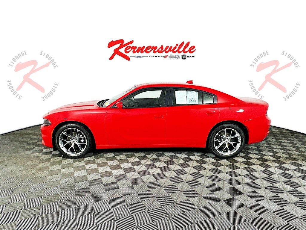 2022 Dodge Charger SXT Plus photo 4