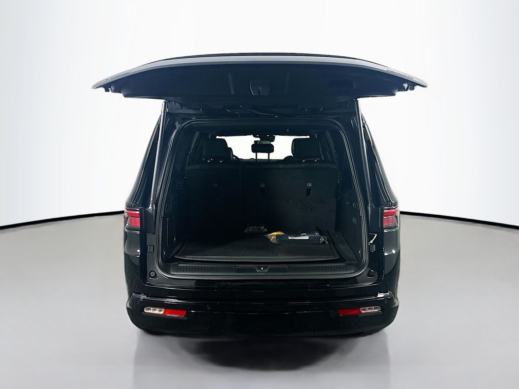 JeepWagoneer L16
