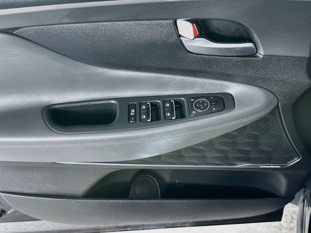 HyundaiSanta Fe25