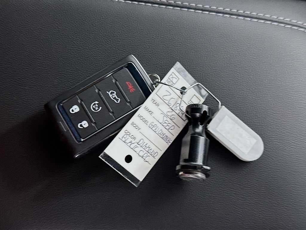 JeepGrand Cherokee L20