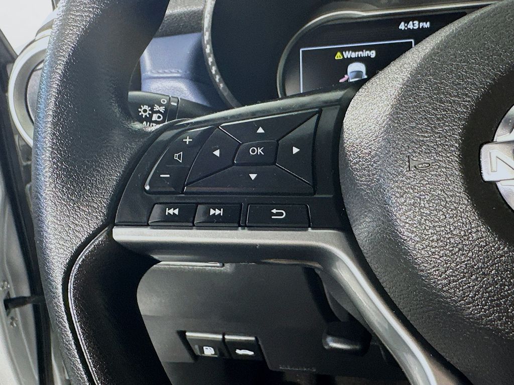 NissanVersa25