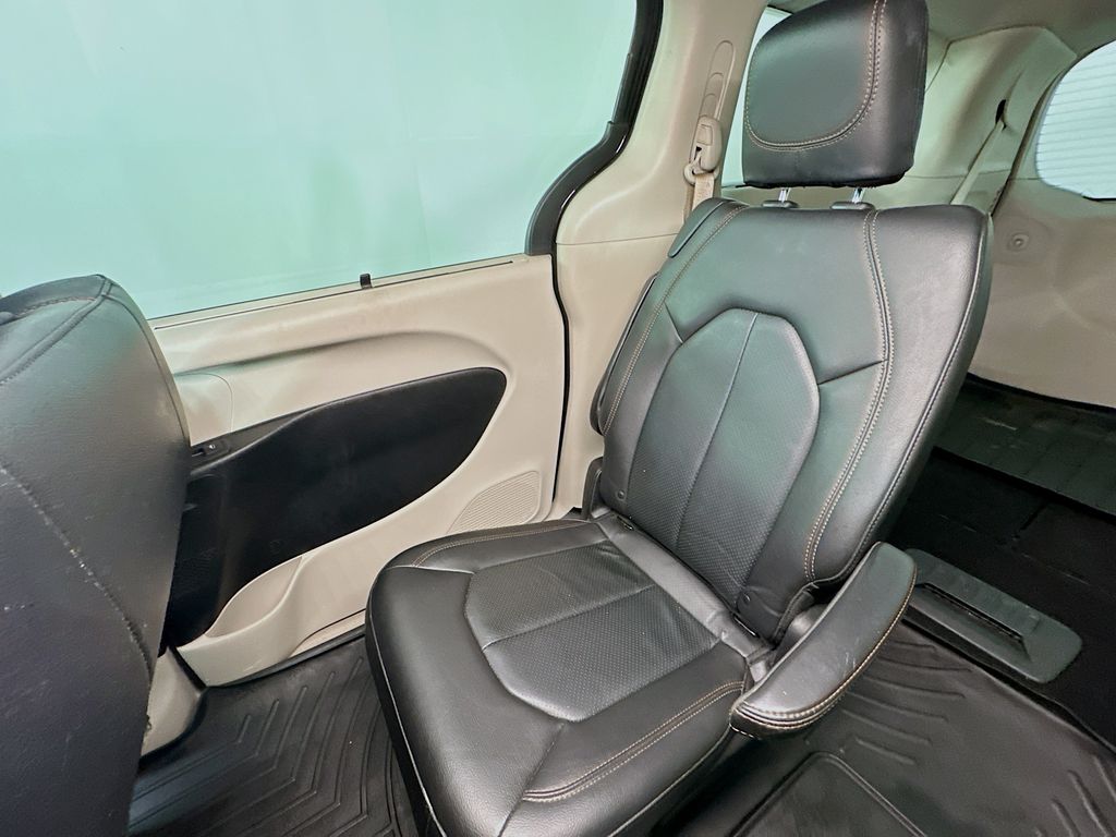 ChryslerPacifica12