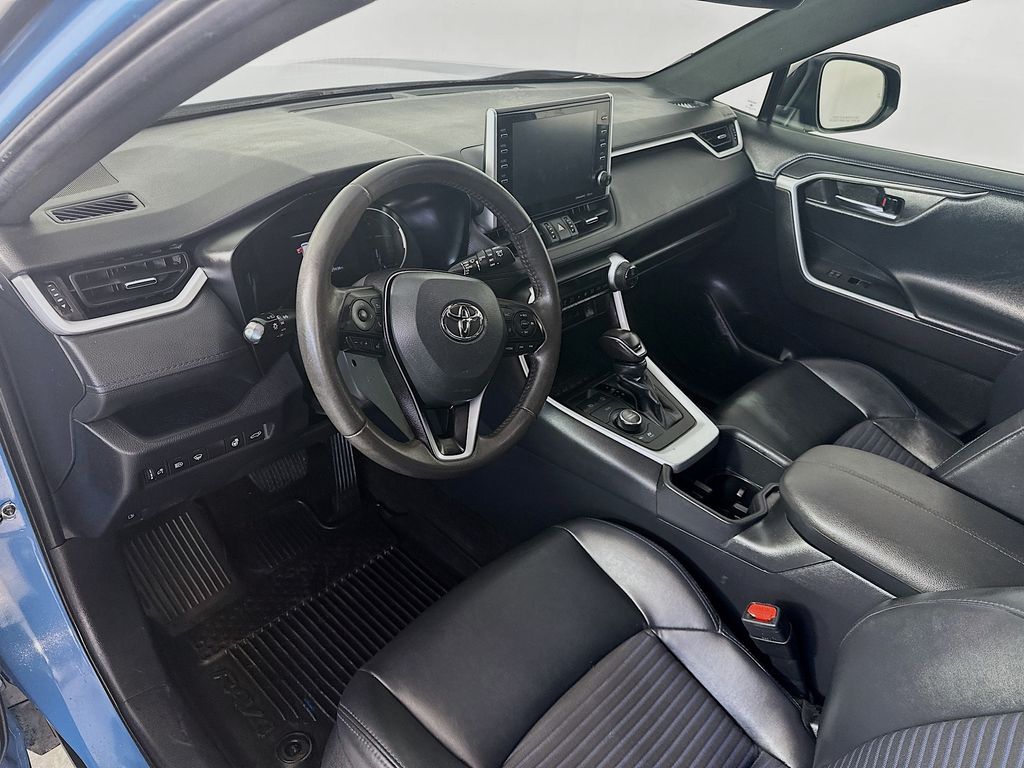 ToyotaRAV4 Hybrid29
