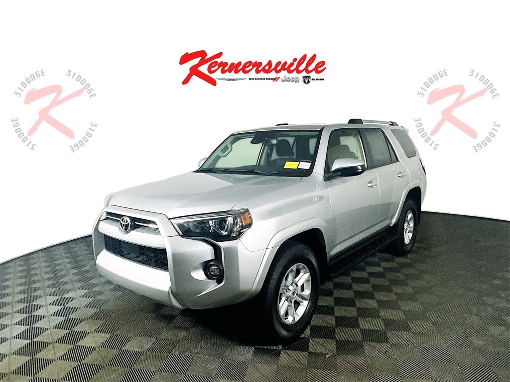 2024 Toyota 4Runner SR5 photo 3