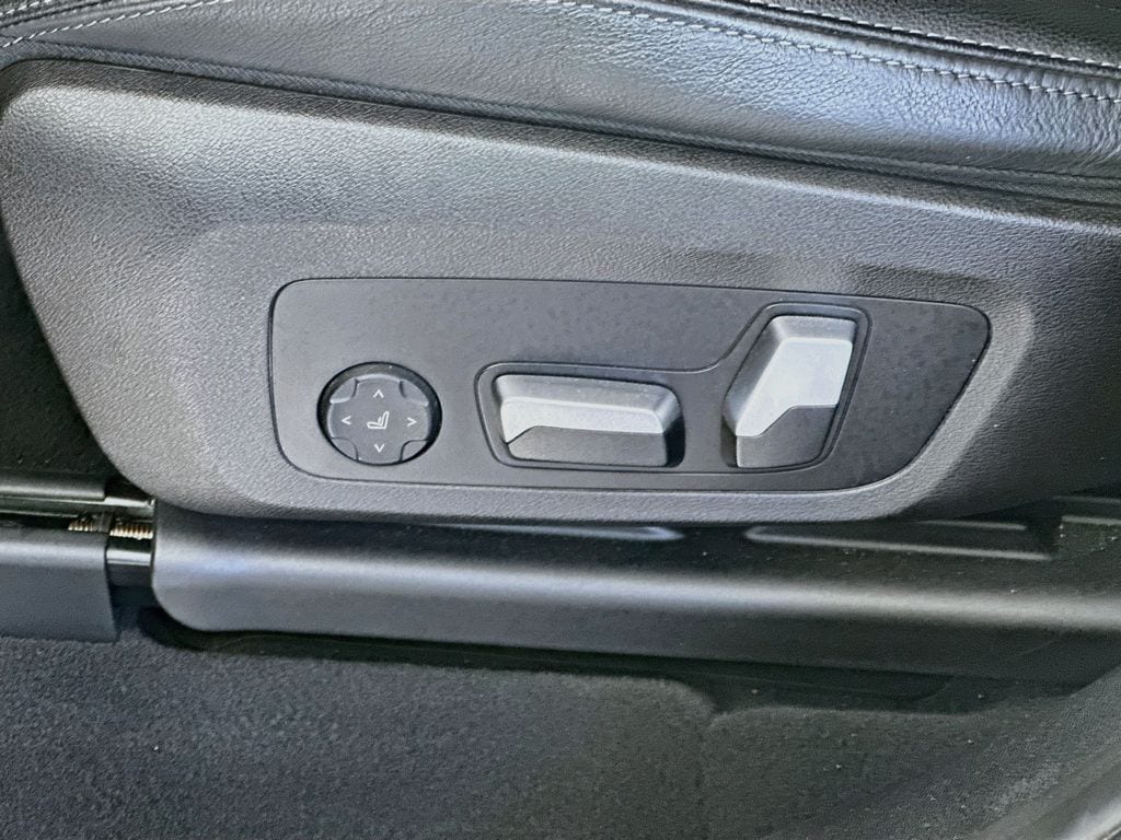 BMWX323