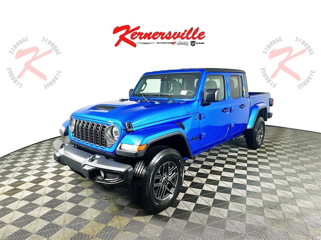 2025 Jeep Gladiator Sport S photo 3