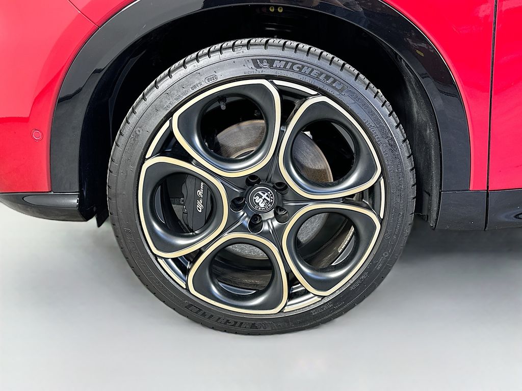 Alfa RomeoTonale33