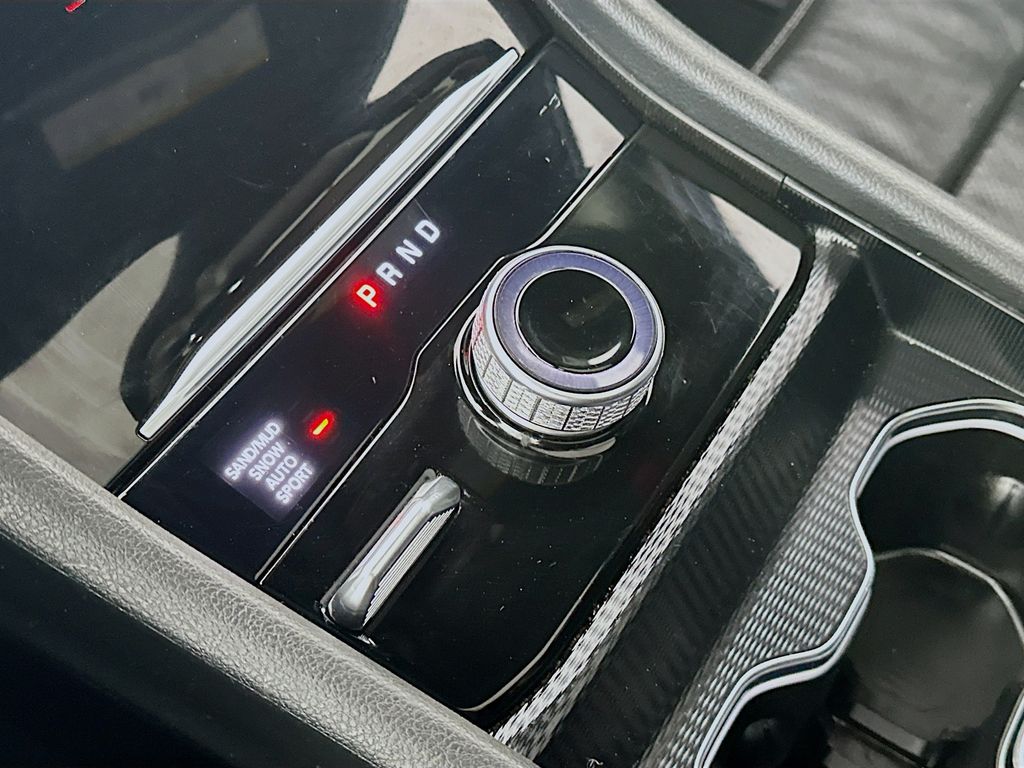 JeepGrand Cherokee L16