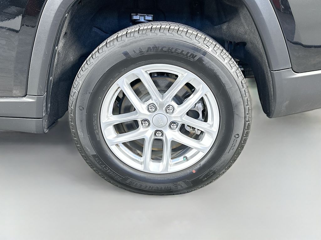 JeepGrand Cherokee L35