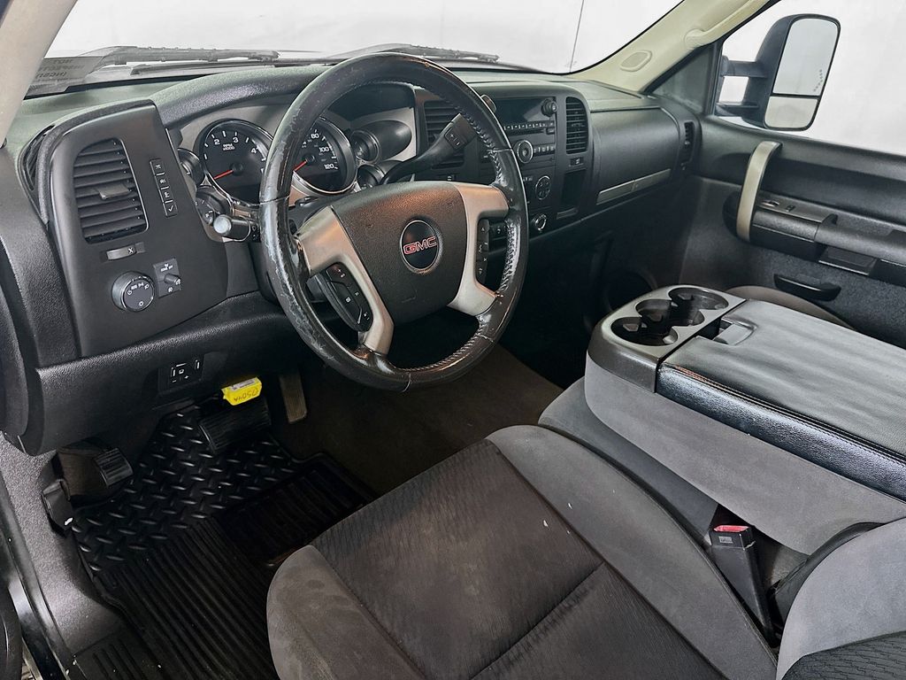 GMCSierra 2500HD28