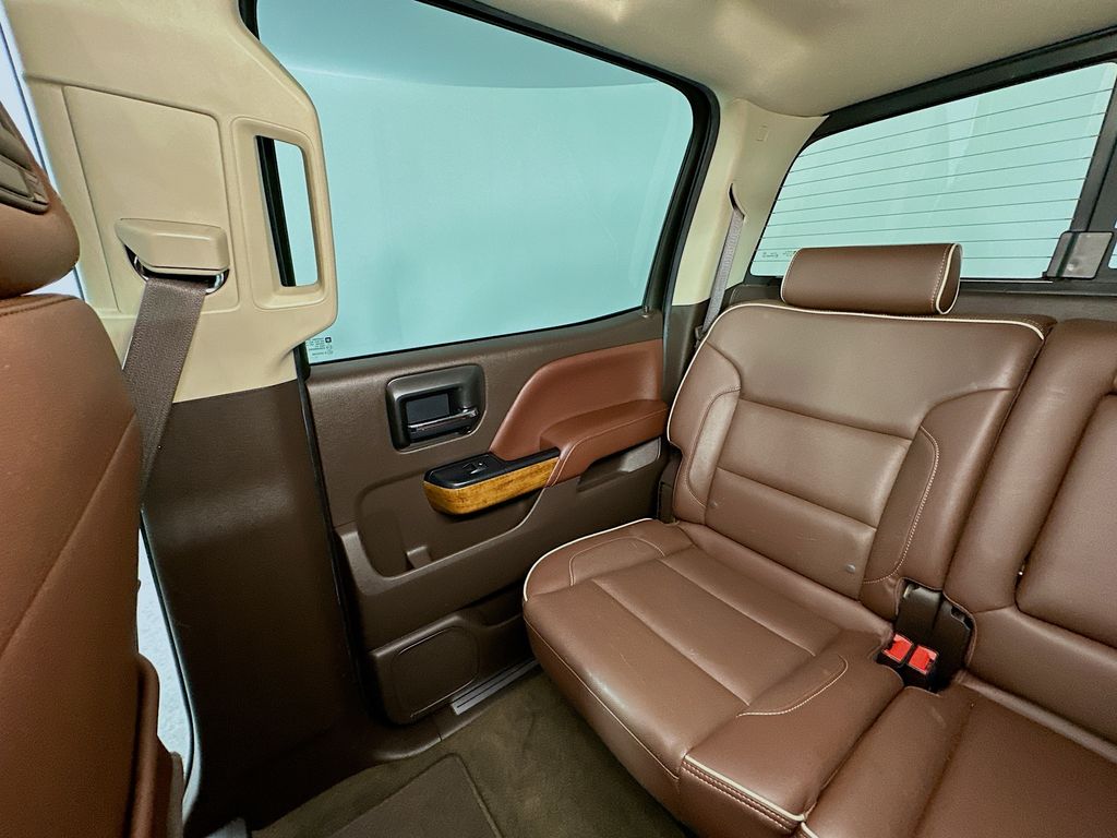 ChevroletSilverado 2500HD12