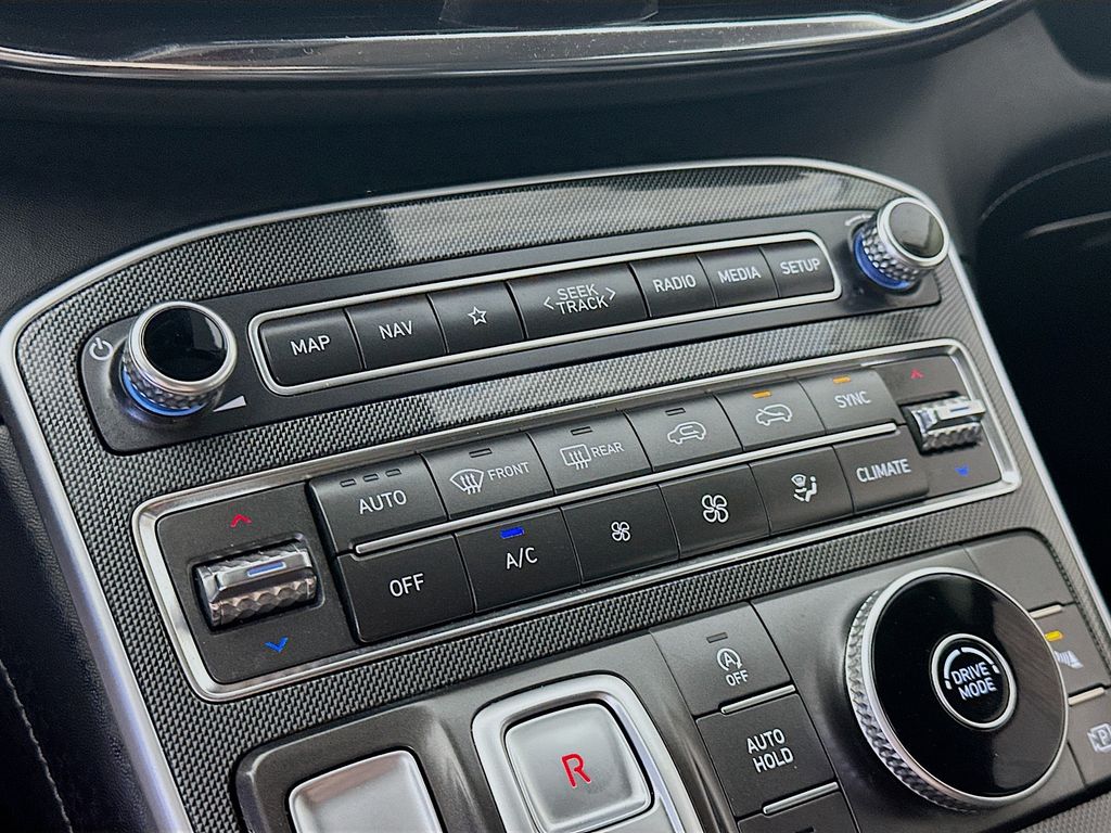 HyundaiSanta Fe18
